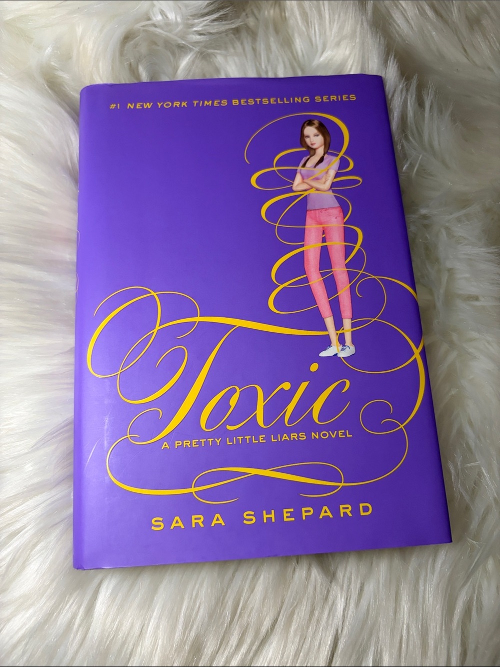 📚 3 for $15 📚 Sara Shepard Toxic (Purple) - Pretty Little Liars Novel